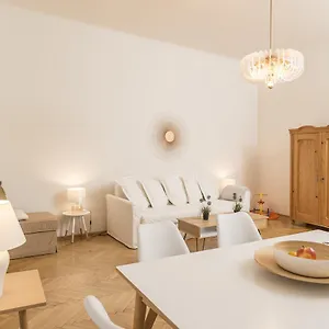https://silent-paradise-ober-st-veit-by-welcome2-apartment.vienna-besthotels.com