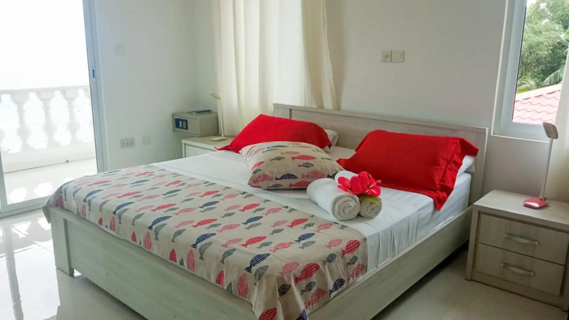 Reve Bleu Villa Glacis