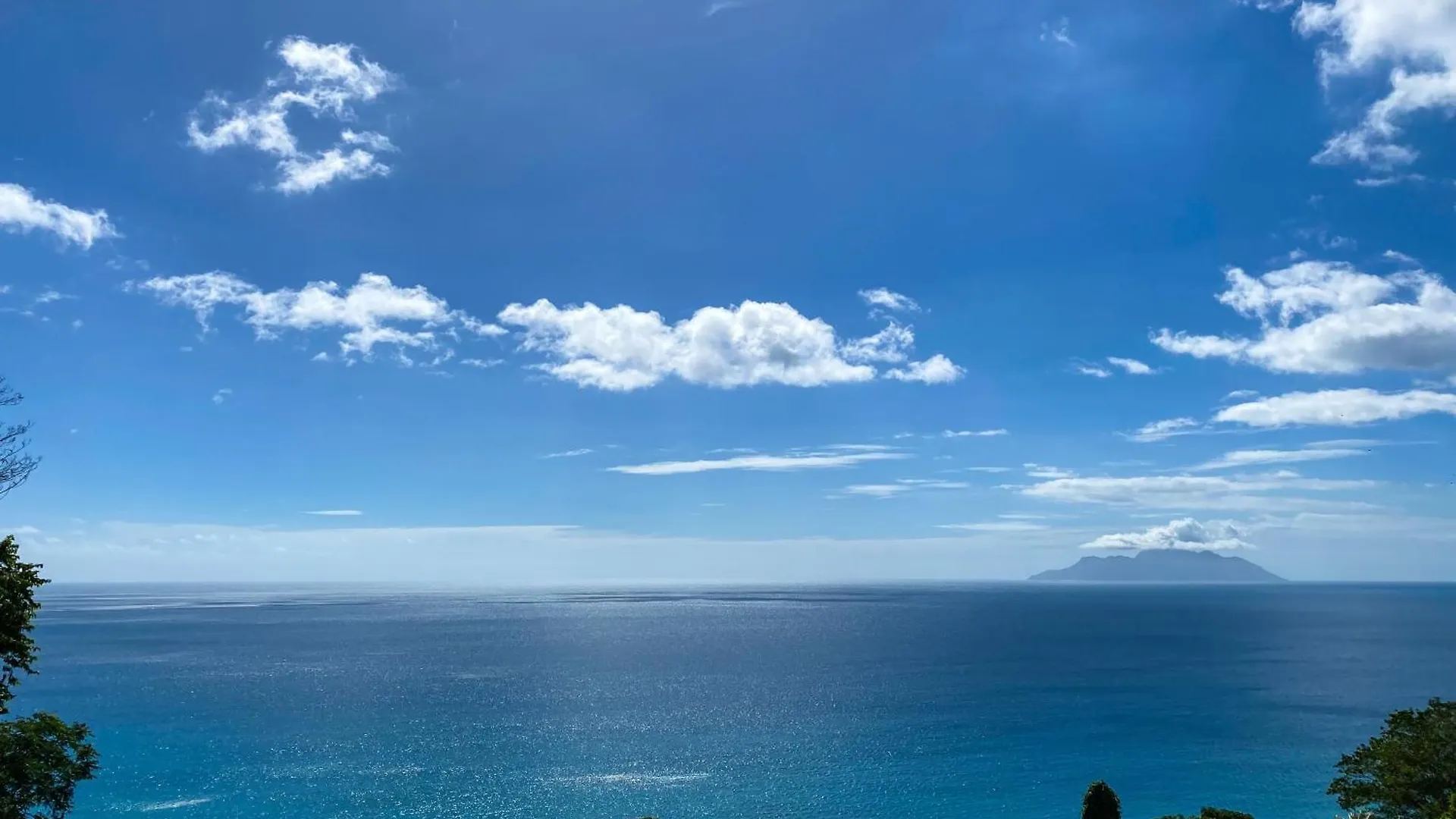 Reve Bleu Villa Glacis